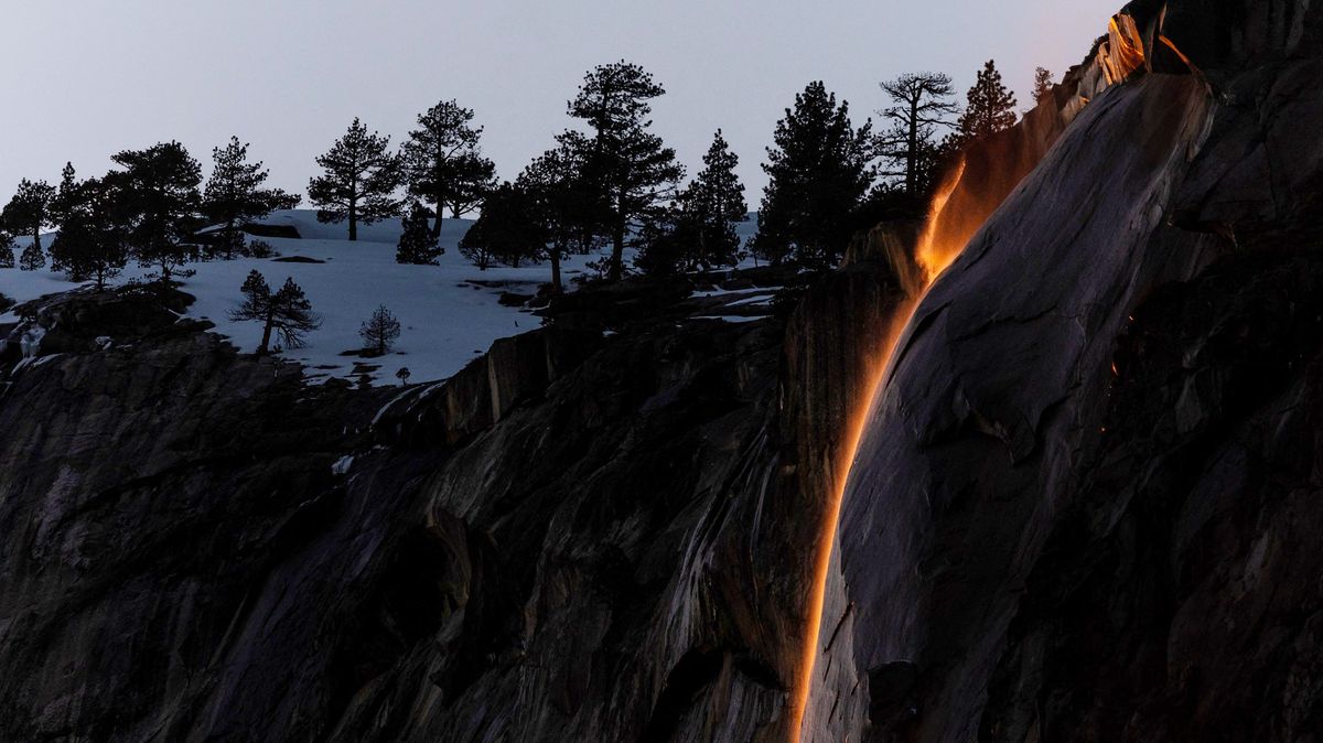 Slavný yosemitský vodopád opět zažehl svou ohnivou krásu